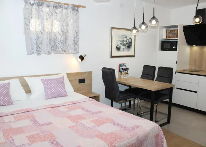 Apartments Lana